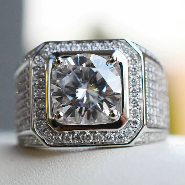 SYNG. | King Silver Ring With Diamonds